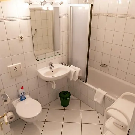 Giovanni - Mit Balkon *